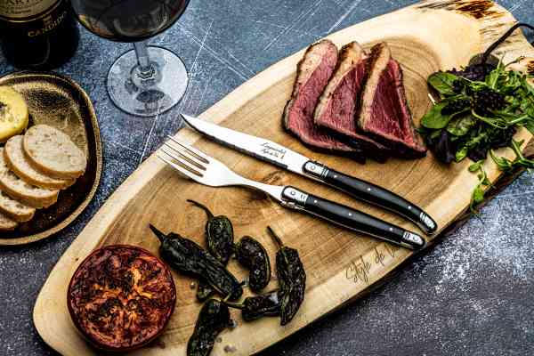 Steak knive og gafler