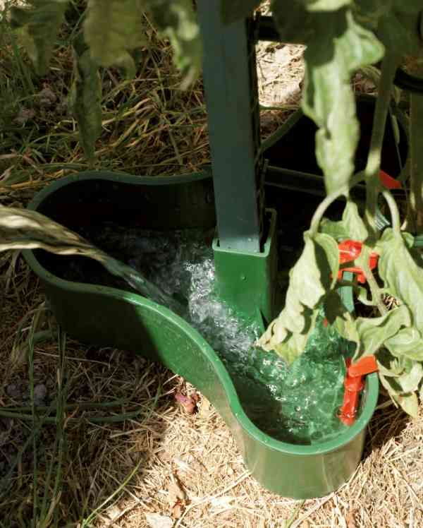 Selvvandende potte. Opbinding til tomater og agurker. 2 stk.