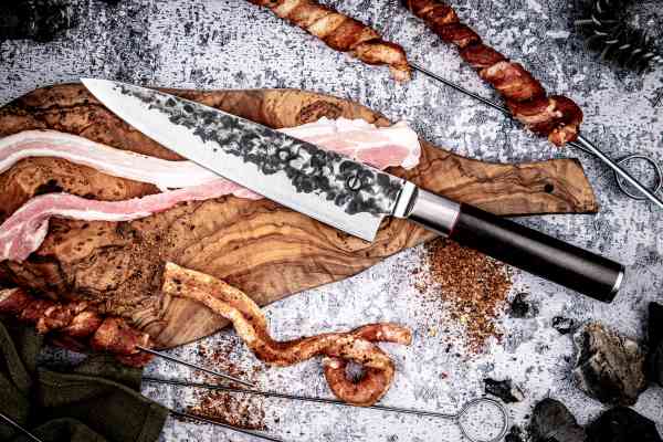 Kokkekniv i håndsmedet Japansk stål.